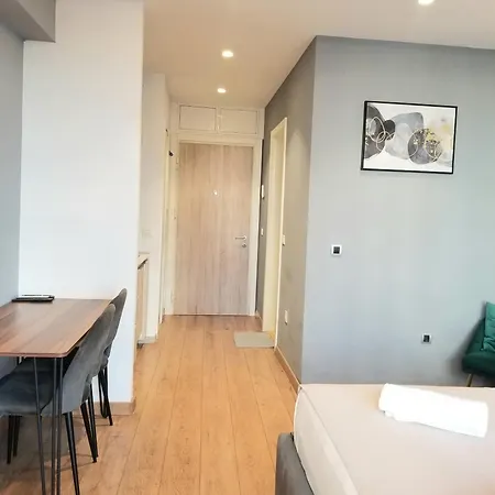 Na Vodi - Waterfront Iris בלגרד